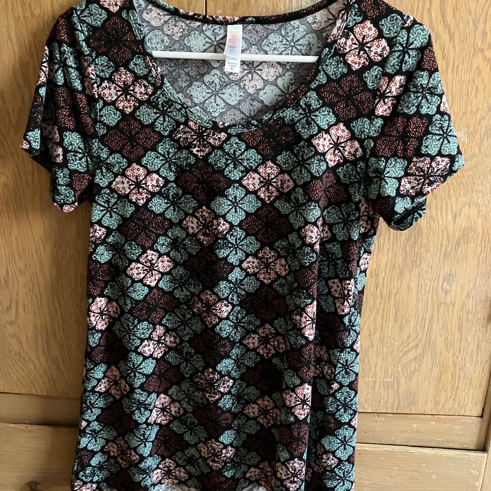 Lularoe floral Classic T